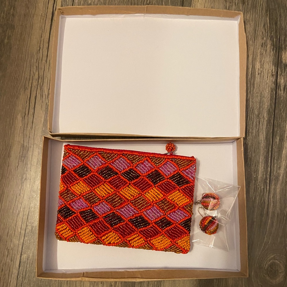Coin purse and matching earrings ~